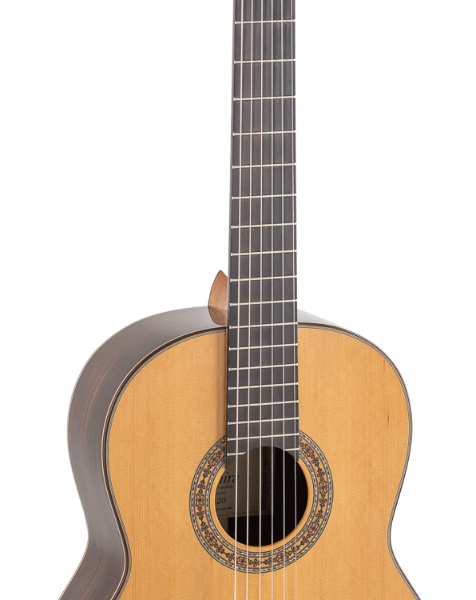 GUITARRA CLÁSICA ADMIRA A20 ELECTRIFICADA CON FISHMAN SERIE ARTESANÍA