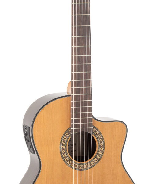 GUITARRA CLÁSICA ADMIRA A6 ELECTRIFICADA CON CUTAWAY CON FISHMAN SERIE ARTESANÍA