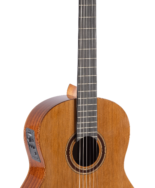GUITARRA CLÁSICA ADMIRA GRANADA ELECTRIFICADA FISHMAN SERIE CONSERVATORIO