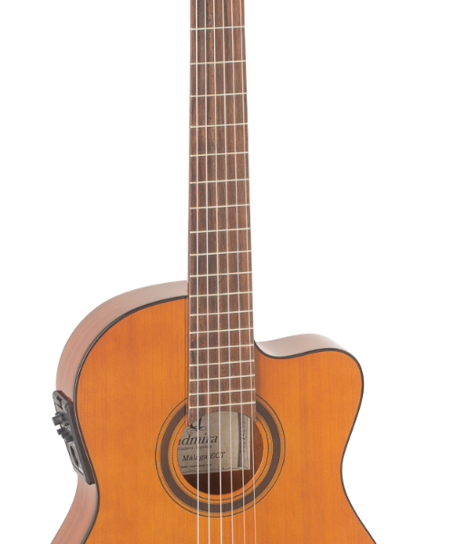 GUITARRA CLÁSICA ADMIRA MÁLAGA ELECTRIFICADA CUTAWAY CUERPO ESTRECHO FISHMAN SERIE CONSERVATORIO